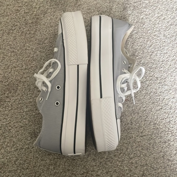 NWOT Light Grey Platform Converse Low Top Chuck Taylor SZ 7M Runs Large - Picture 6 of 13